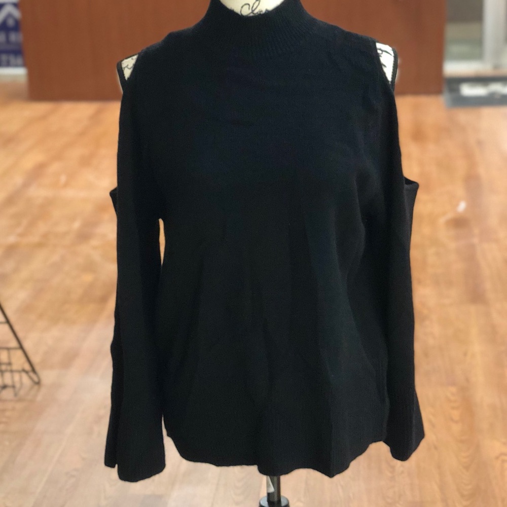 Black cashmere cold shoulder sweater p20